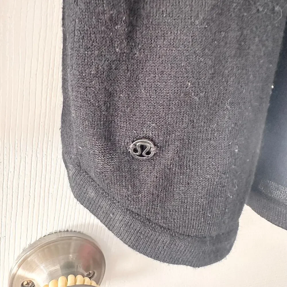 Lululemon Black Sunshine Coast Be Bold Long Sleeve Fitted Sweater M/L Thumbholes - Picture 9 of 9